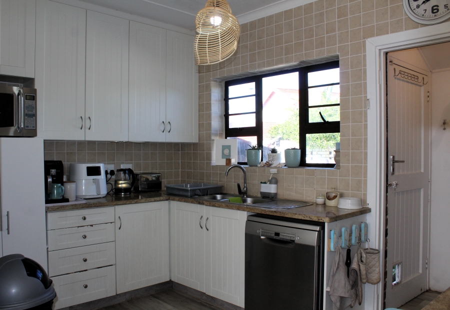 4 Bedroom Property for Sale in West Beach Eastern Cape